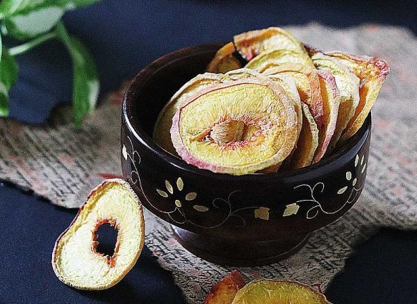 dried peaches calories