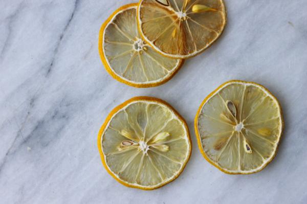 dried lemon leaves