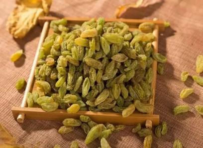 green Xinjiang raisins buying guide with special conditions and exceptional price