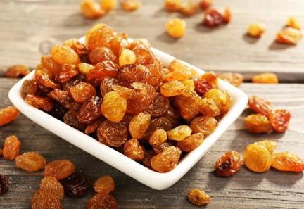 The price of bulk purchase of dried sultanas is cheap and reasonable